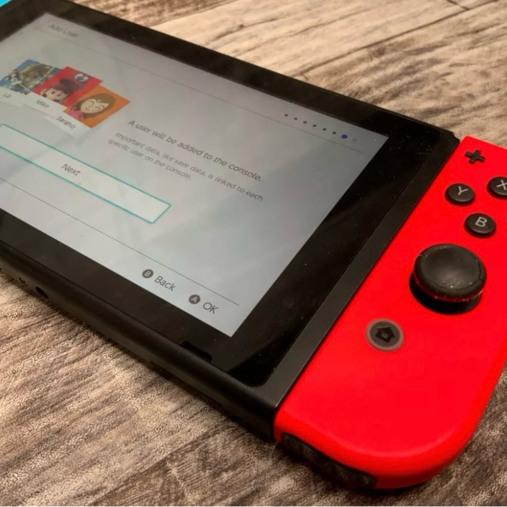 Nintendo Switch - Picture 6 of 7